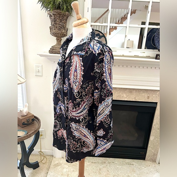 Chico’s Black Paisley Print Button-Up Shirt - Picture 4 of 5